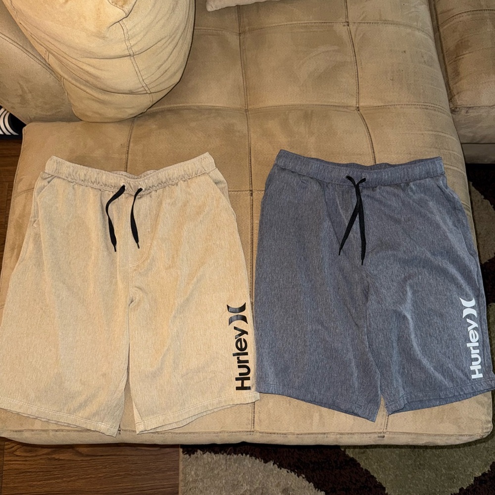 2 pair of Hurley boys Shorts - Beige and gray